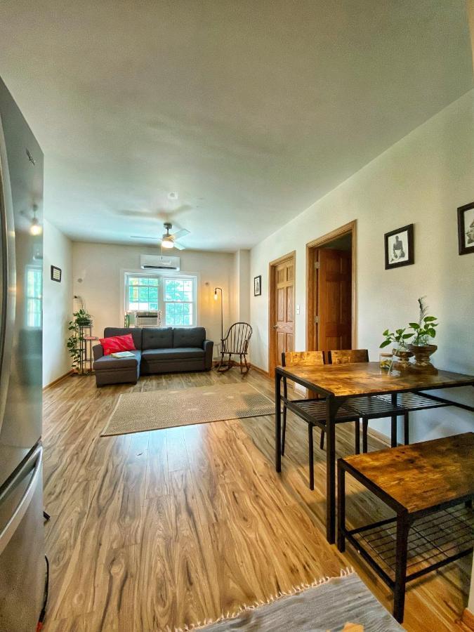 Giriraja Ashraya Apartman Moundsville Kültér fotó